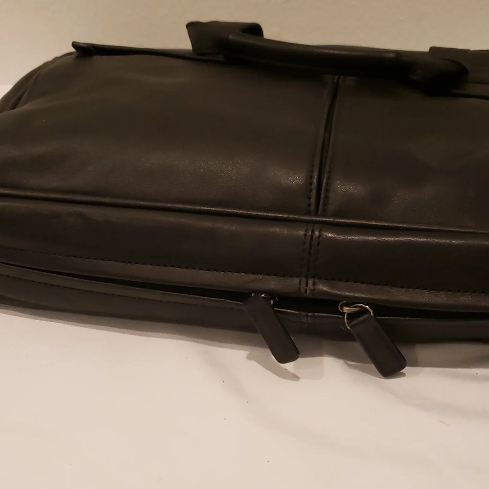 El Portal Black Leather briefcase